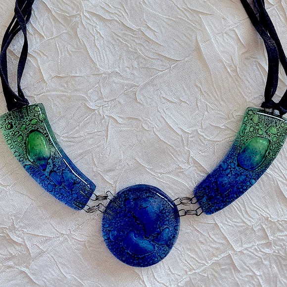 Hand Made Blue and Green Aqua Blue Necklace. - Picture 3 of 4
